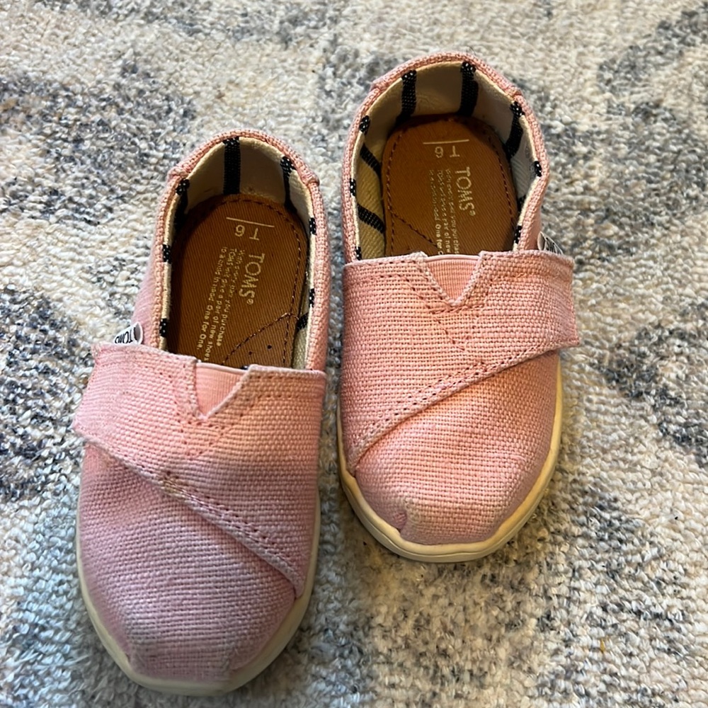 Toms